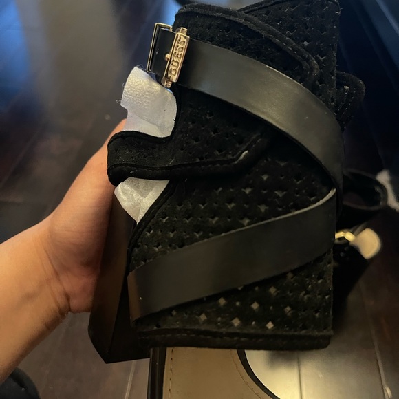 Brand New GUESS block heels - Picture 6 of 8